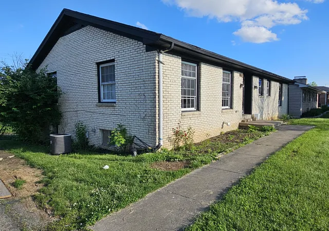 2nd image of 1766 Russell Cave Rd, Lexington, KY 40505 | MLS# 25015416