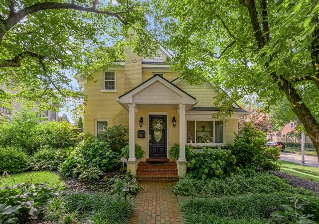 Photo 1 of Single family home for sale at 344 Ridgeway Rd, Lexington, KY 40502 | MLS# 25015096 | Listing updated on 2025-10-14