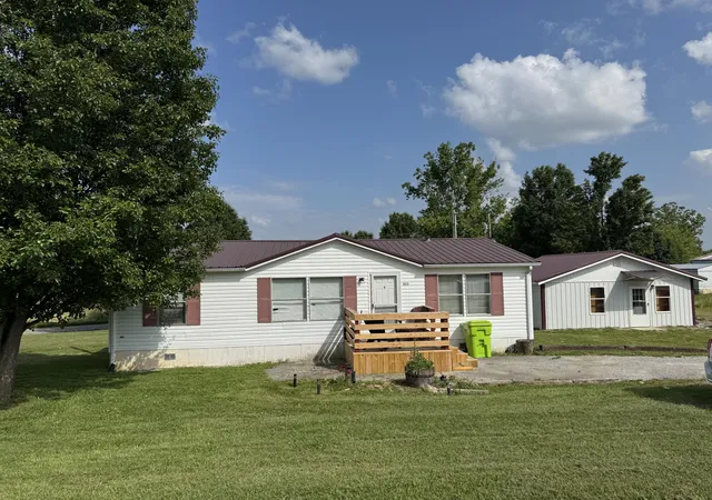 Homes for sale in East Bernstadt, KY | 5620 Ky 490, East Bernstadt, KY 40729 | MLS# 25015158