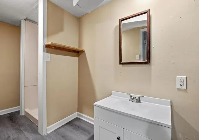 Photo 3 of Multi family home for sale at 101 E Lexington Ave, Winchester, KY 40391 | MLS# 25015191 | Listing updated on 2025-09-12