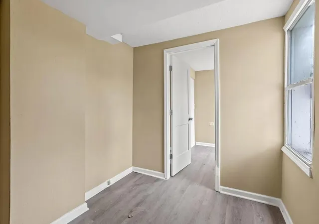 Photo 3 of Multi family home for sale at 101 E Lexington Ave, Winchester, KY 40391 | MLS# 25015191 | Listing updated on 2025-09-12
