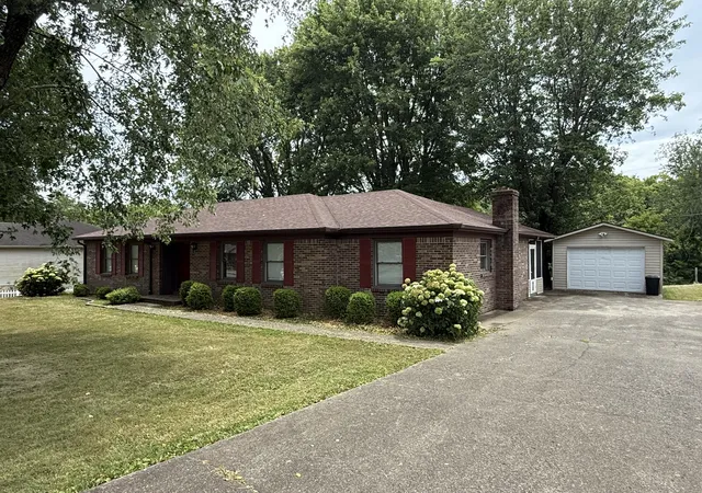 Homes for sale in Stanford, KY | 230 South Loop Dr, Stanford, KY 40484 | MLS# 25015640