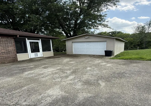 Homes for sale in Stanford, KY | 230 South Loop Dr, Stanford, KY 40484 | MLS# 25015640