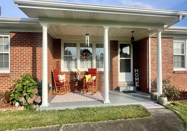 Homes for sale in London, KY | 372 Southland Dr, London, KY 40744 | MLS# 25016098