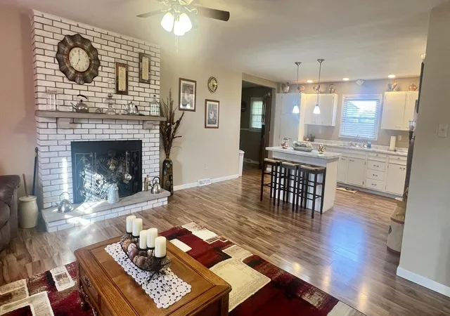 Homes for sale in London, KY | 372 Southland Dr, London, KY 40744 | MLS# 25016098