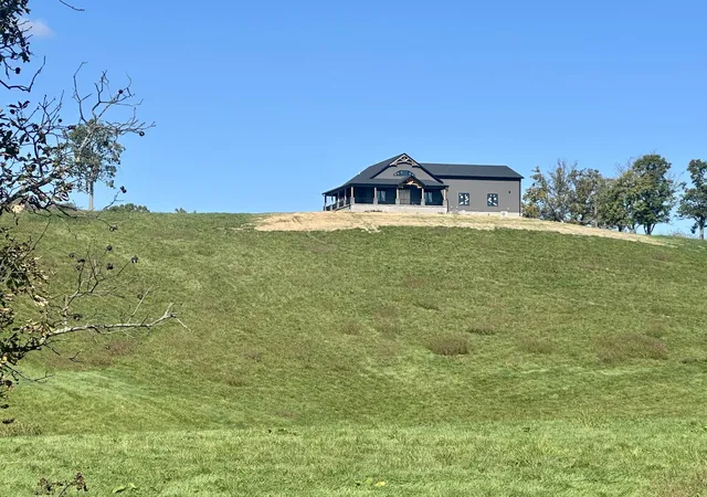 Photo 3 of Single family home for sale at 71 Eagle Landing, London, KY 40741 | MLS# 25016266 | Listing updated on 2026-04-29