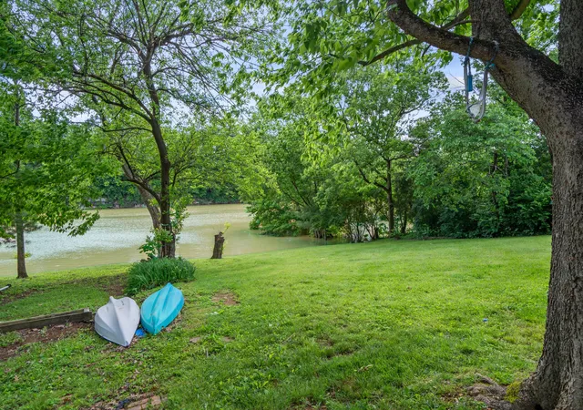 Photo 3 of Single family home for sale at 408 Herrington Haven Rd, Lancaster, KY 40444 | MLS# 25017642 | Listing updated on 2025-11-18