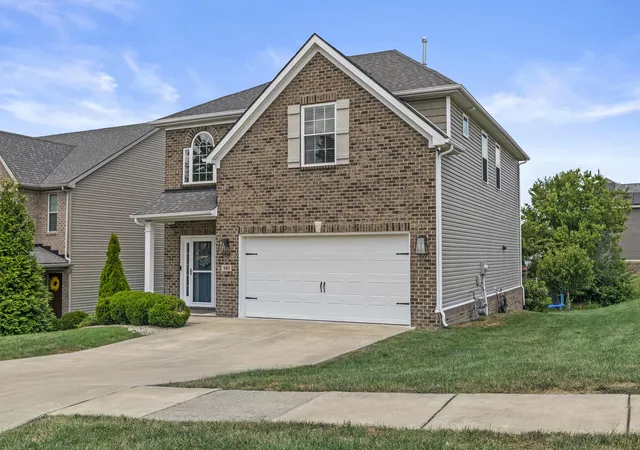 Photo 3 of Single family home for sale at 141 Shinnecock Hills Dr, Georgetown, KY 40324 | MLS# 25017144 | Listing updated on 2025-10-12