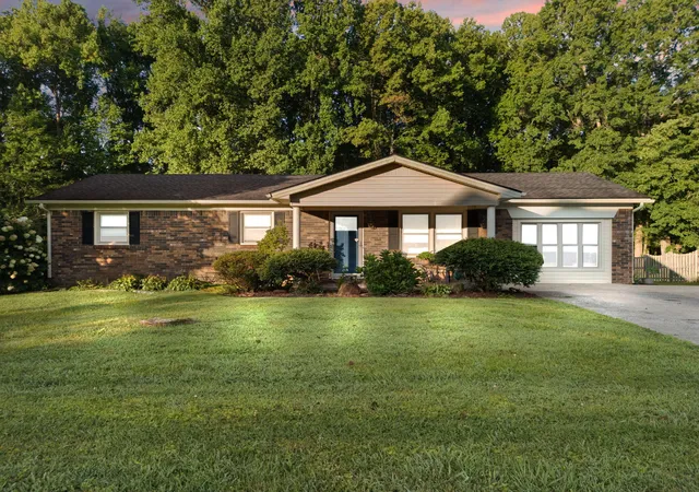 1st image of 608 Oaklawn Cir, Corbin, KY 40701 | MLS# 25017603