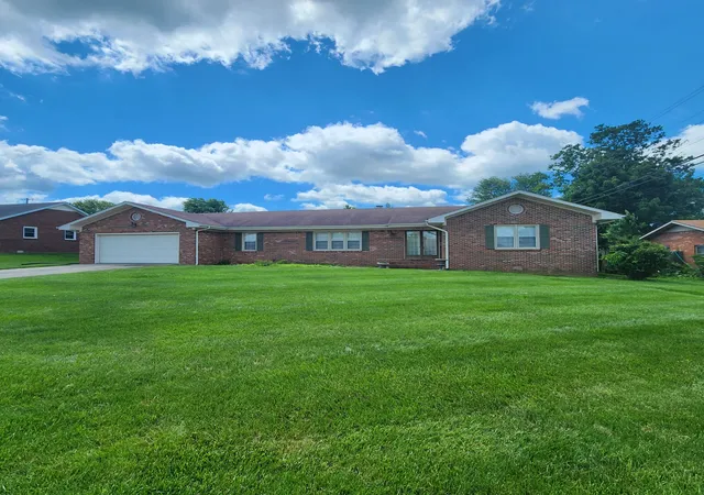 1st image of 636 Longview Rd, Danville, KY 40422 | MLS# 25017131
