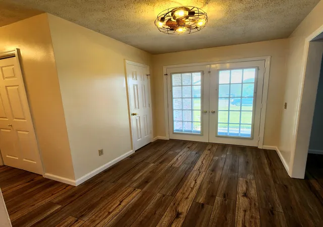 2nd image of 636 Longview Rd, Danville, KY 40422 | MLS# 25017131