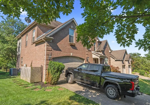 3rd image of 924 Princess Doreen Dr, Lexington, KY 40509 | MLS# 25017702