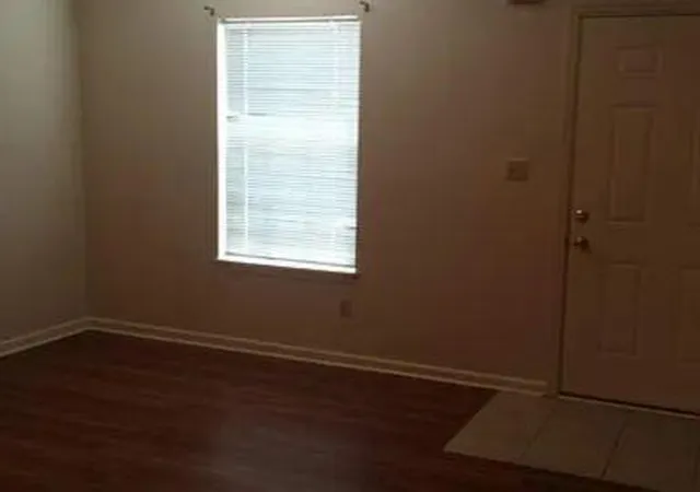Photo 3 of House for sale at 1017 Merrick Dr, Richmond, KY 40475 | MLS# 25017215 | Listing updated on 2025-10-08