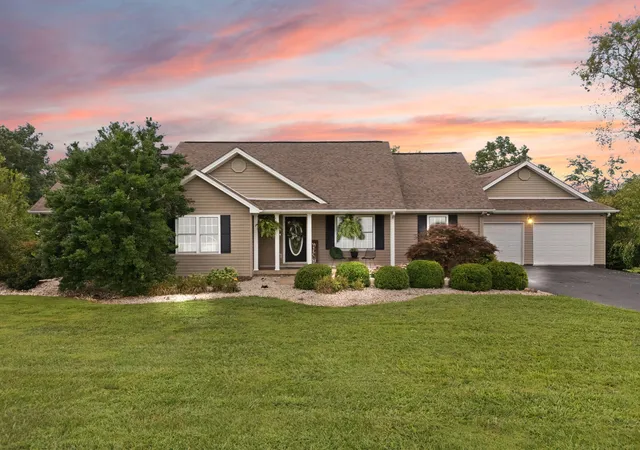 Homes for sale in East Bernstadt, KY | 6600 Hwy 490, East Bernstadt, KY 40729 | MLS# 25017205