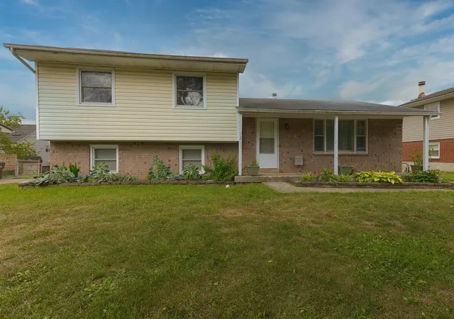 Homes for sale in Versailles, KY | 224 Paddock Dr, Versailles, KY 40383 | MLS# 25017223