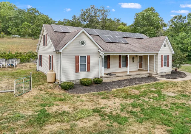 Homes for sale in Bradfordsville, KY | 1635 Pleasant Valley Rd, Bradfordsville, KY 40009 | MLS# 25017982