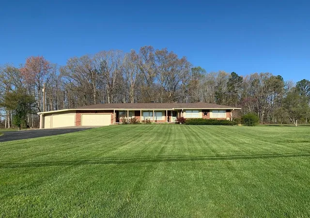 Photo 1 of Single family home for sale at 1805 N Ky 801, Morehead, KY 40351 | MLS# 25017265 | Listing updated on 2025-10-24