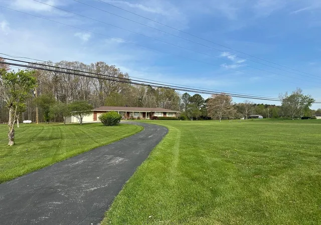 Photo 4 of Single family home for sale at 1805 N Ky 801, Morehead, KY 40351 | MLS# 25017265 | Listing updated on 2025-10-24