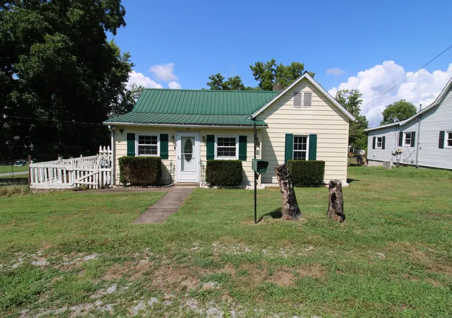 Homes for sale in Ferguson, KY | 213 Waddle St, Ferguson, KY 42533 | MLS# 25017405