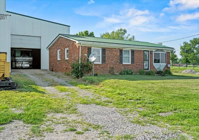 image of 2245/2251 N Yarnallton Pike, Lexington, KY 40511 | MLS# 25017399