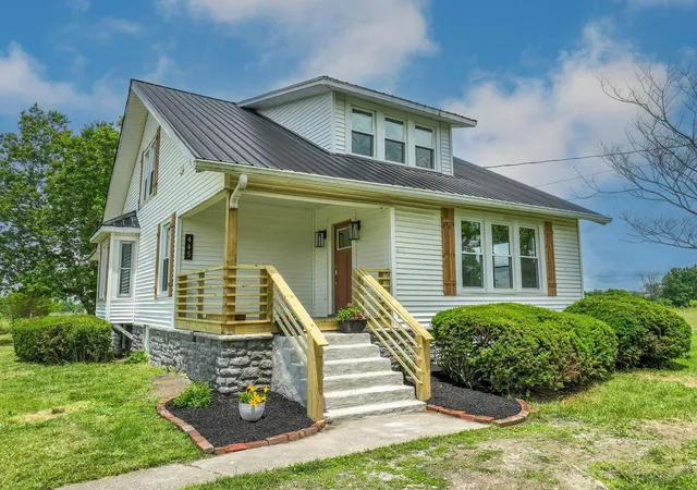 Photo 1 of Single family home for sale at 445 College Hill Rd, Waco, KY 40385 | MLS# 25016807 | Listing updated on 2025-11-15