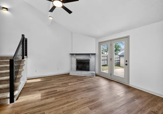 Photo 4 of Sale Pending at 1612 Royal Wood Ct, Lexington, KY 40515 | MLS# 25016817 | Listing updated on 2025-09-16