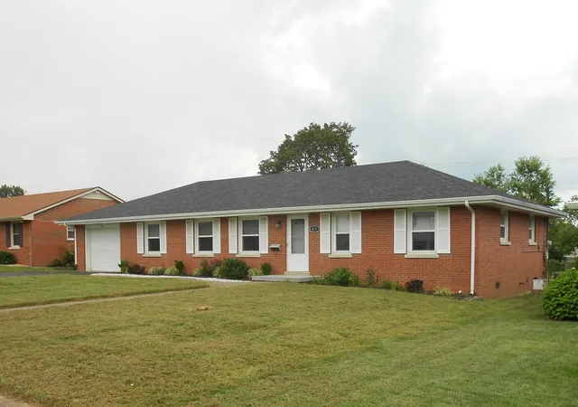 1st image of 417 Bryanwood Pkwy, Lexington, KY 40505 | MLS# 25017410