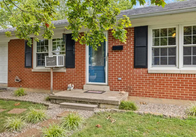 Photo 3 of Single family home for sale at 561 Boswell St, Harrodsburg, KY 40330 | MLS# 25017311 | Listing updated on 2025-10-29