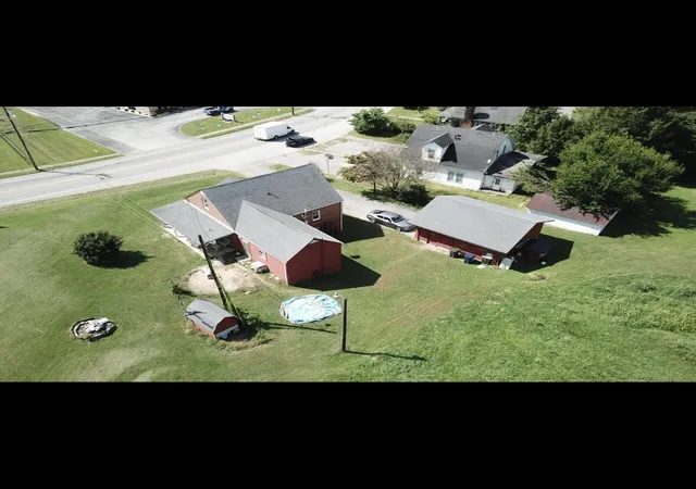 2nd image of 831 E 4th St, London, KY 40741 | MLS# 25017355