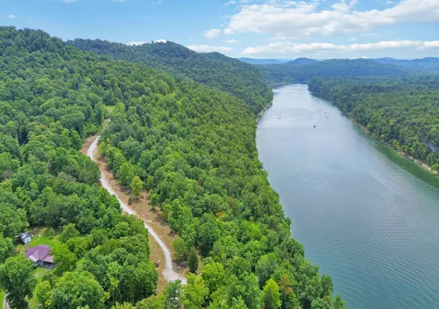 3rd image of 11 Genes Rd, Somerset, KY 42503 | MLS# 25016777