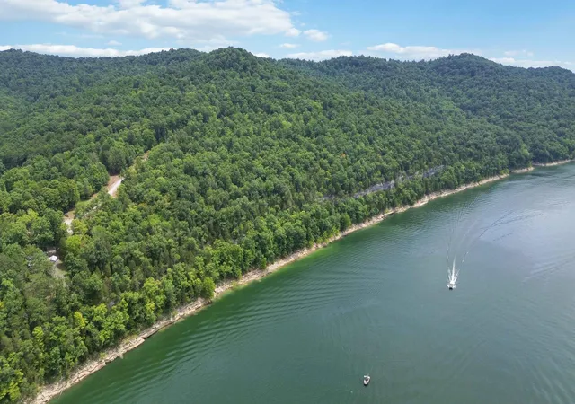 4th image of 11 Genes Rd, Somerset, KY 42503 | MLS# 25016777
