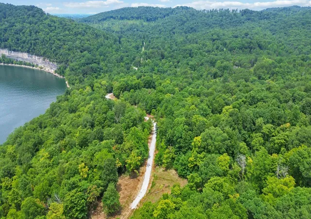 5th image of 11 Genes Rd, Somerset, KY 42503 | MLS# 25016777