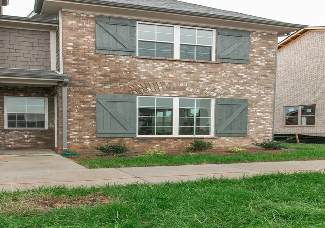 Photo 2 of Townhouse for sale at 143 Blackberry Ln, Georgetown, KY 40324 | MLS# 25016768 | Listing updated on 2025-09-12
