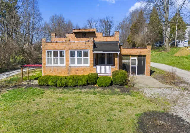 Photo 1 of Single family home for sale at 449 W Main St, Mount Sterling, KY 40353 | MLS# 25016775 | Listing updated on 2025-09-12