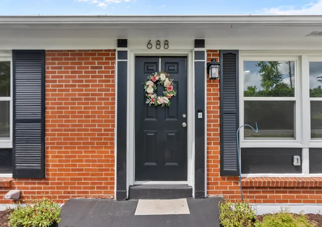 5th image of 688 Kingston Rd, Lexington, KY 40505 | MLS# 25016824