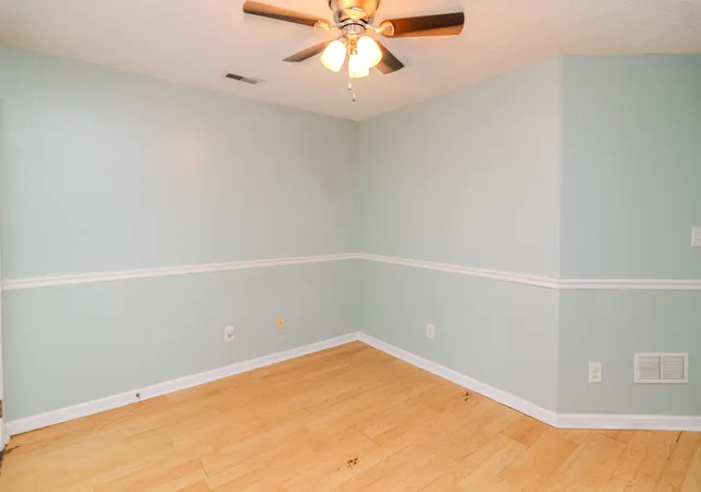 Photo 4 of Townhouse for sale at 707 Ellison Court Court, Lexington, KY 40505 | MLS# 25016840 | Listing updated on 2026-01-01