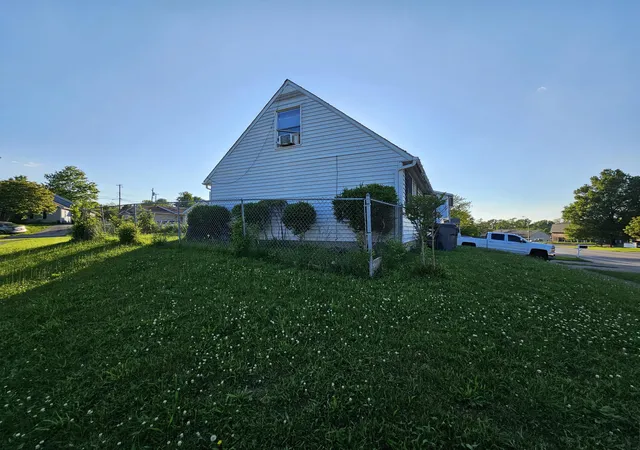 Photo 3 of Single family home for sale at 1164 Winburn Dr, Lexington, KY 40511 | MLS# 25017159 | Listing updated on 2025-09-12