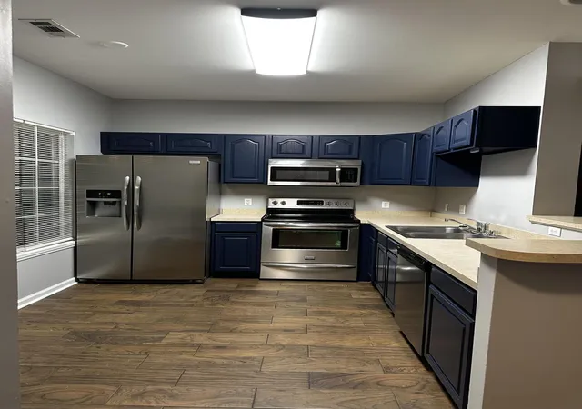Photo 2 of Townhouse for sale at 1215 Seminole Trl, Georgetown, KY 40324 | MLS# 25017592 | Listing updated on 2025-09-19