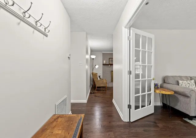 Photo 2 of Single family home for sale at 3037 Dale Holw Dr, Lexington, KY 40515 | MLS# 25017052 | Listing updated on 2025-09-27