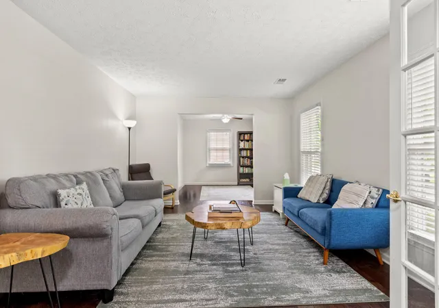 Photo 3 of Single family home for sale at 3037 Dale Holw Dr, Lexington, KY 40515 | MLS# 25017052 | Listing updated on 2025-09-27