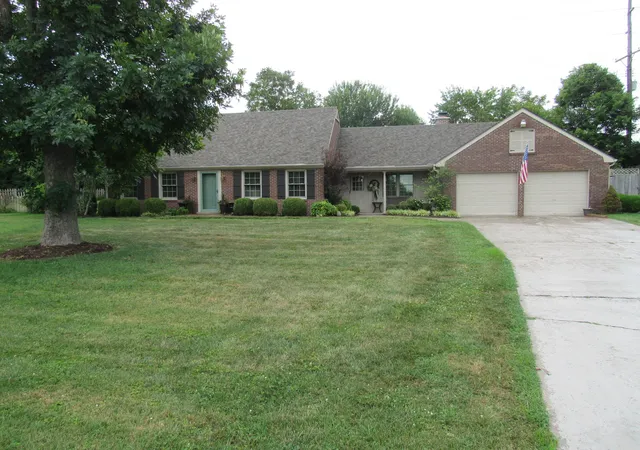 Photo 1 of Single family home for sale at 115 Woodford Dr, Winchester, KY 40391 | MLS# 25017973 | Listing updated on 2025-09-24