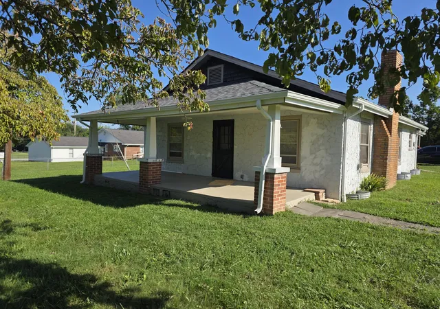 Photo 2 of Single family home for sale at 1995 Gordon Hill Pike, Corbin, KY 40701 | MLS# 25018351 | Listing updated on 2025-11-03