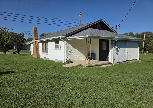 Photo 3 of Single family home for sale at 1995 Gordon Hill Pike, Corbin, KY 40701 | MLS# 25018351 | Listing updated on 2025-11-03