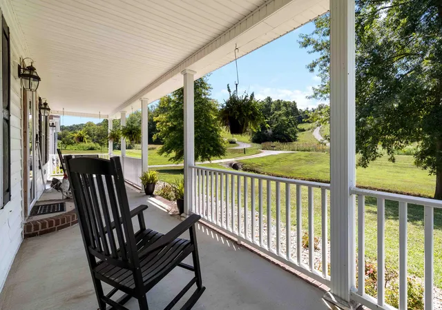 Photo 4 of Single family home for sale at 1950 State Hwy 1194, Stanford, KY 40484 | MLS# 25018364 | Listing updated on 2025-11-23