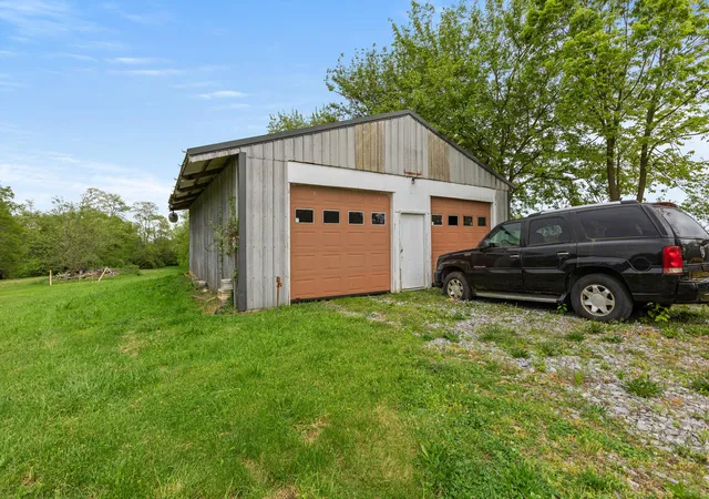 14th image of 1363 Clintonville Rd, Winchester, KY 40391 | MLS# 25018376