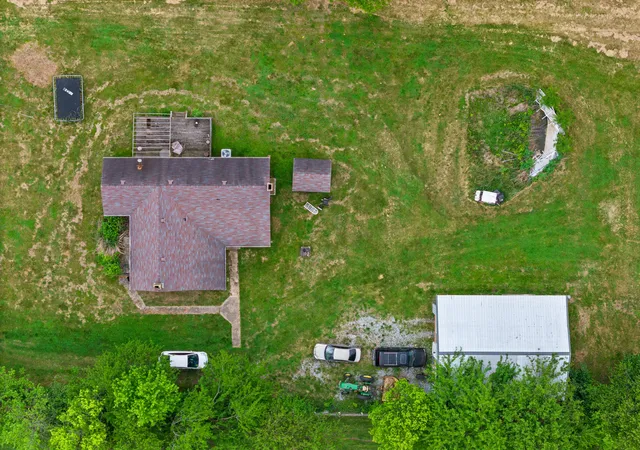 2nd image of 1363 Clintonville Rd, Winchester, KY 40391 | MLS# 25018376