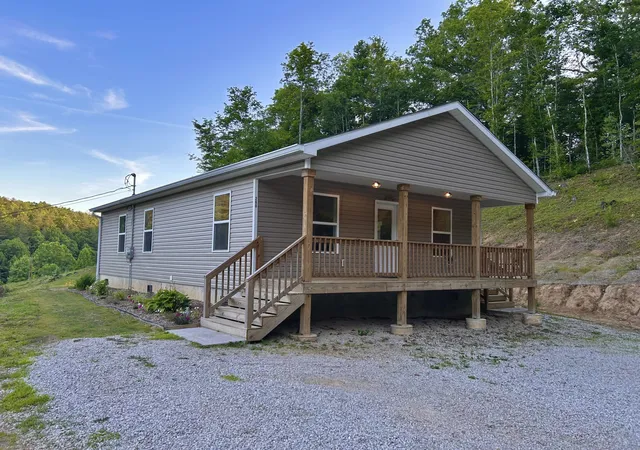 Homes for sale in Campton, KY | 260 Bethesda Mission Rd, Campton, KY 41301 | MLS# 25018397