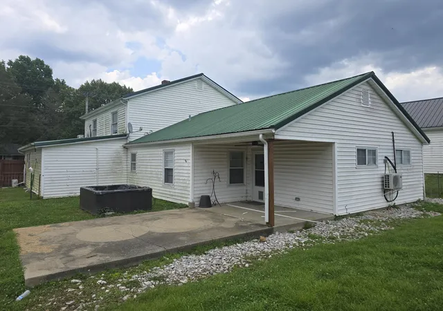Photo 1 of Multi family home for sale at 2471 Scaffold Cane Rd, Berea, KY 40403 | MLS# 25018460 | Listing updated on 2025-09-12