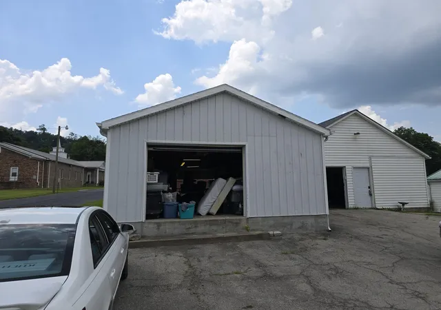 Photo 2 of Multi family home for sale at 2471 Scaffold Cane Rd, Berea, KY 40403 | MLS# 25018460 | Listing updated on 2025-09-12