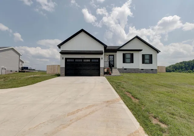Photo 2 of Single family home for sale at 371 Nest Egg Rd, Mount Sterling, KY 40353 | MLS# 25018470 | Listing updated on 2025-11-15